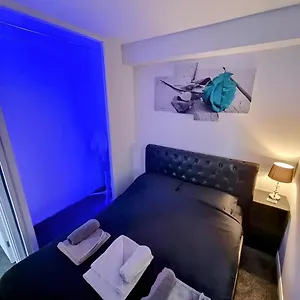  Appartement Sleek & Stylish - E15 With Parking